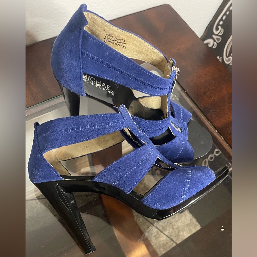 Michael Kors - Beautiful Blue  Leather Women's Heels in Size 7M slip in zip up!